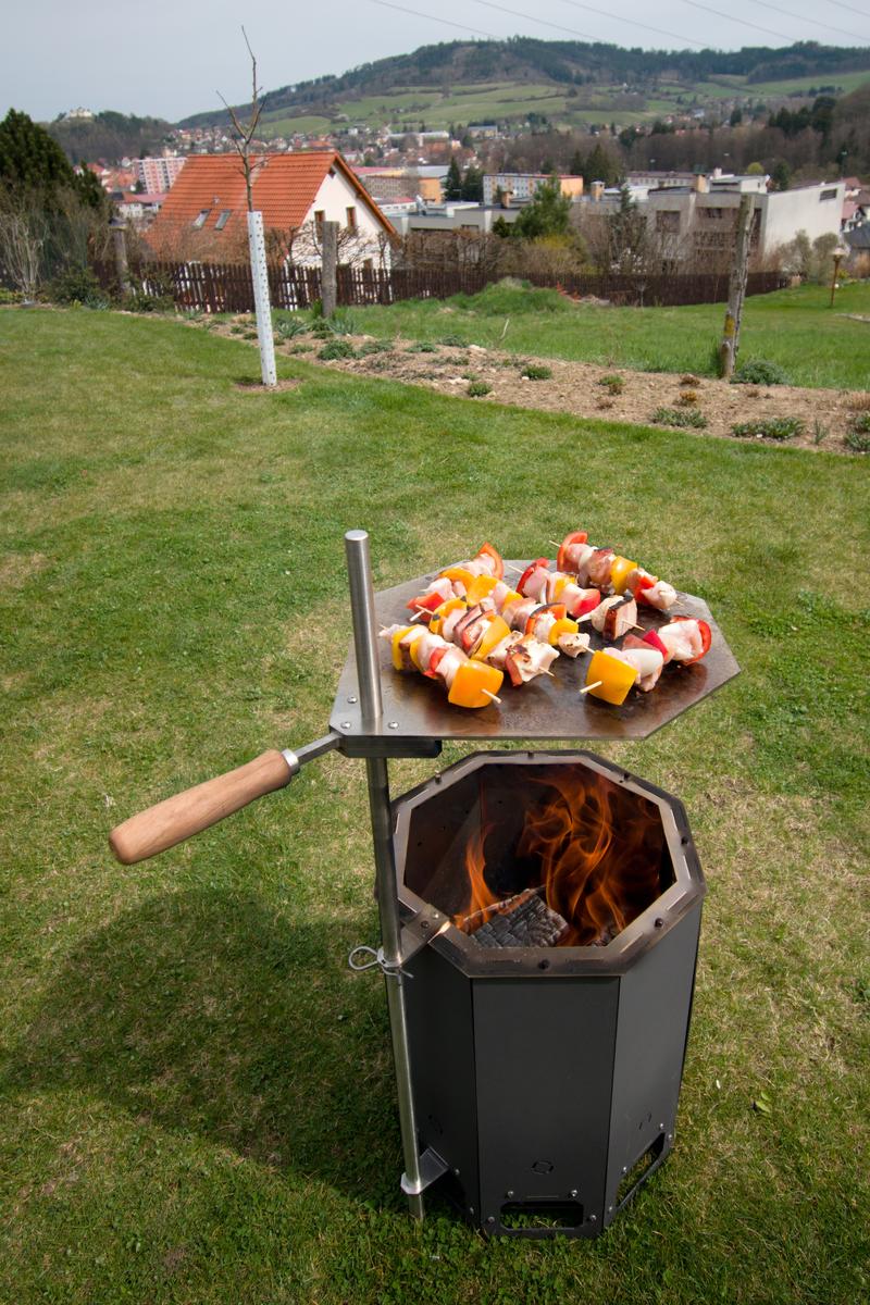 Grilování na Caminqa Jardin